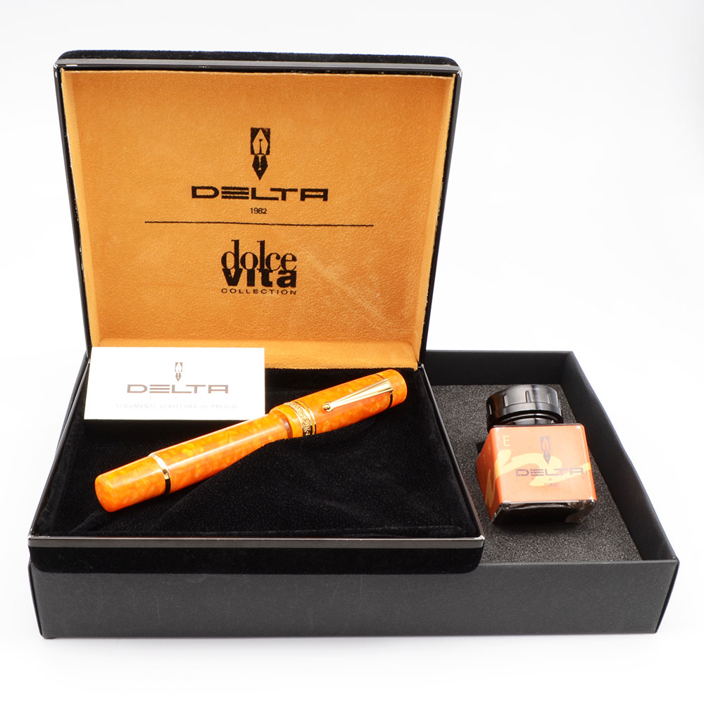 Delta Dolcevita Mid-Size Stantuffo Fountain Pen - Orange Cracked 